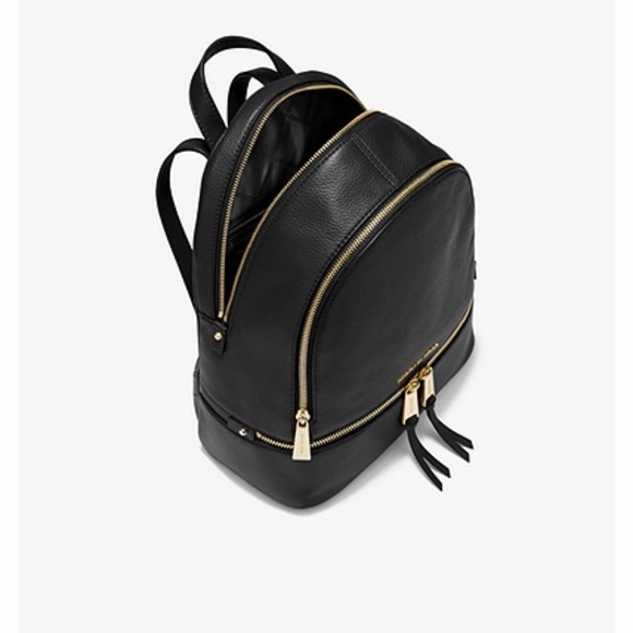 MICHAEL MICHAEL KORS
Rhea Medium Leather Backpack NWOT 100% authentic - Picture 2 of 16